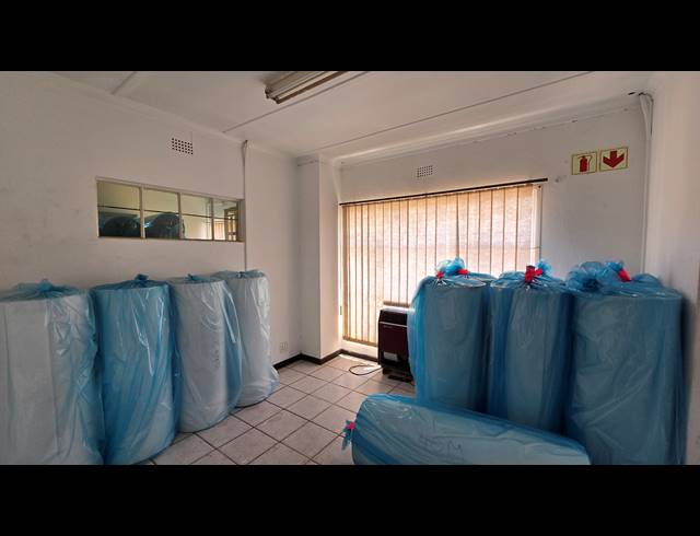 766M² WAREHOUSE TO LET IN SEBENZA